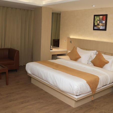 Hotel Radiance Bareli Exterior foto