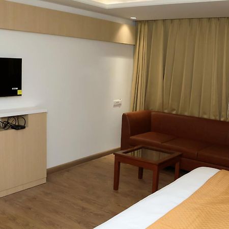 Hotel Radiance Bareli Exterior foto