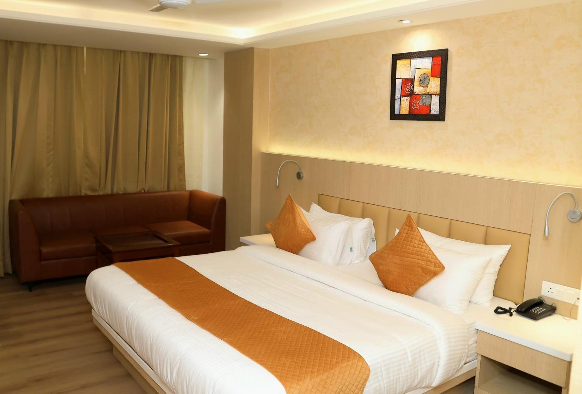 Hotel Radiance Bareli Exterior foto