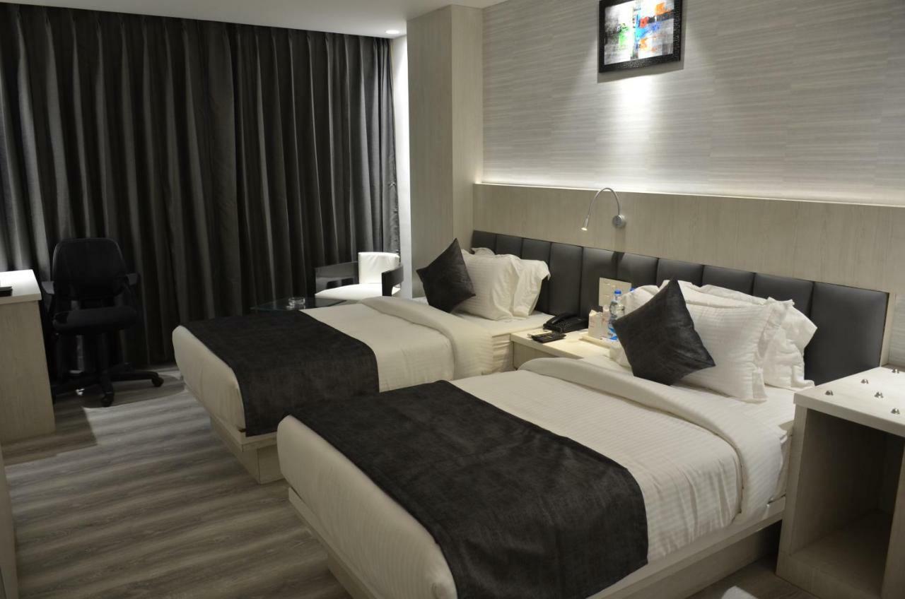 Hotel Radiance Bareli Exterior foto