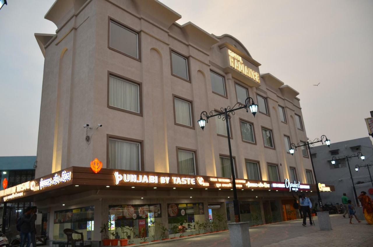 Hotel Radiance Bareli Exterior foto