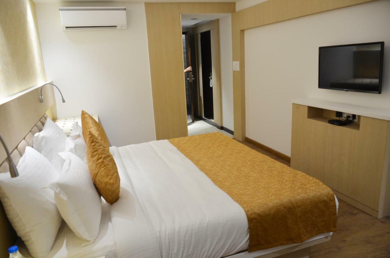 Hotel Radiance Bareli Exterior foto