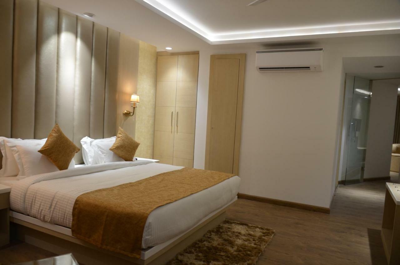 Hotel Radiance Bareli Exterior foto